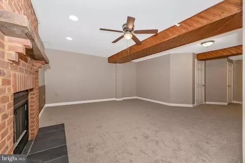 Living - 6674 Sea Gull Ct, Frederick, MD 21703 photo 10 of 10
