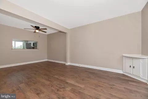 Living - 6674 Sea Gull Ct, Frederick, MD 21703 photo 5 of 10