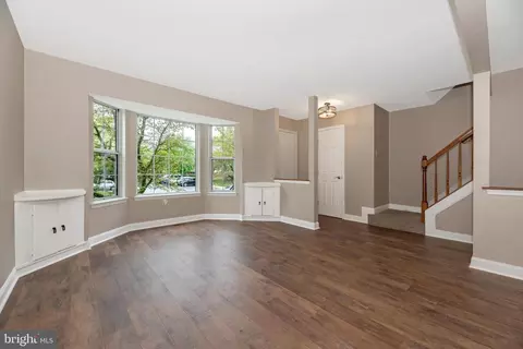 Living - 6674 Sea Gull Ct, Frederick, MD 21703 photo 4 of 10