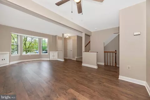 Living - 6674 Sea Gull Ct, Frederick, MD 21703 photo 7 of 10