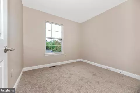 Bedroom - 6674 Sea Gull Ct, Frederick, MD 21703 photo 4 of 5