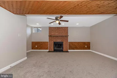 Living - 6674 Sea Gull Ct, Frederick, MD 21703 photo 8 of 10
