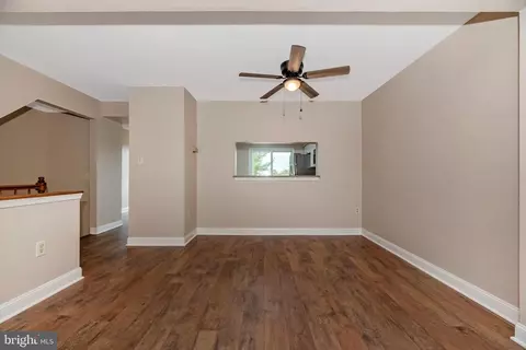 Living - 6674 Sea Gull Ct, Frederick, MD 21703 photo 6 of 10