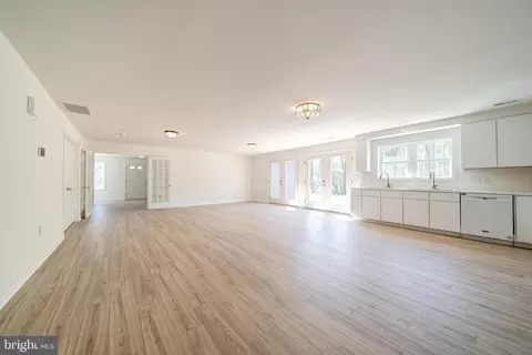 Living - 6214 Fulmer Rd, Frederick, MD 21703 photo 4 of 6