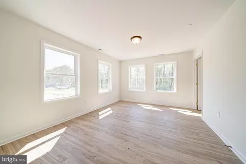 Living - 6214 Fulmer Rd, Frederick, MD 21703 photo 6 of 6