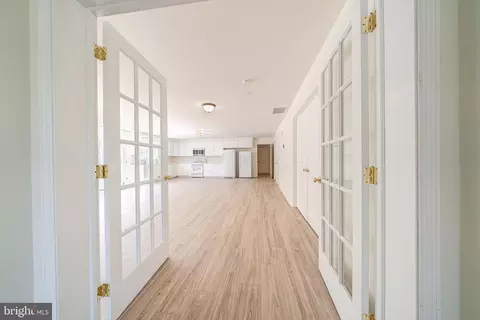Entry Way - 6214 Fulmer Rd, Frederick, MD 21703 photo 4 of 12