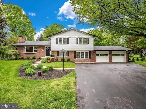 7906 Juniper Dr, Frederick, MD 21702