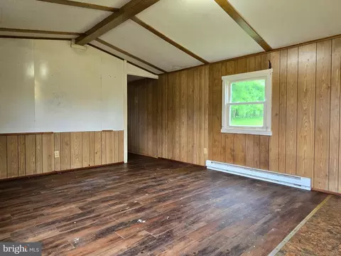 10328 Putman Rd, Frederick, MD 21702 photo 2