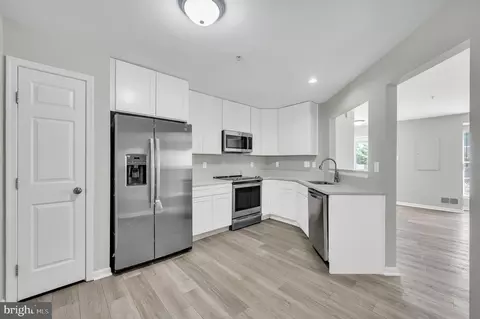 5360 Regal Ct, Frederick, MD 21703 photo 2