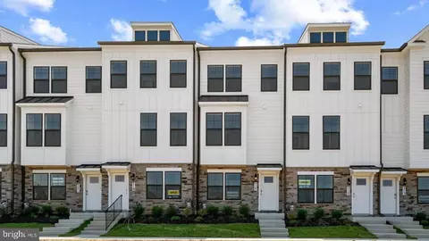 703 Courier Ln, Frederick, MD 21701