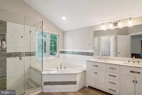 Bath - 1745 Algonquin Rd, Frederick, MD 21701 photo 2 of 3