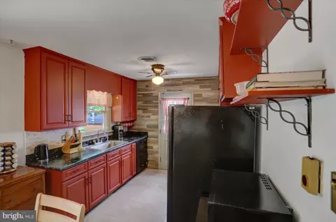 Entry Way - 1005 Young Pl, Frederick, MD 21702 photo 3 of 3