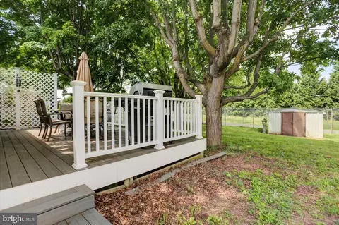 Exterior - 1005 Young Pl, Frederick, MD 21702 photo 8 of 11