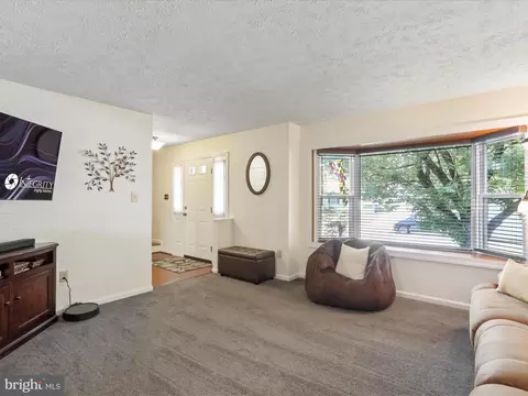1606 Norwich Dr, Frederick, MD 21701 photo 5