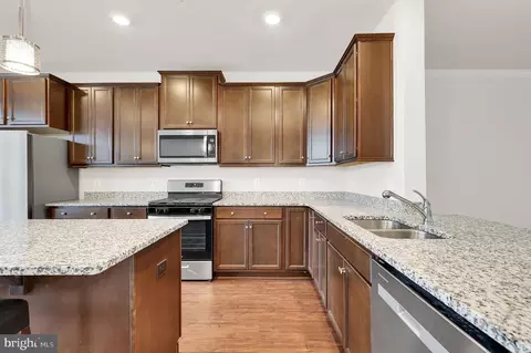 302 Faversham Pl, Frederick, MD 21701 photo 10
