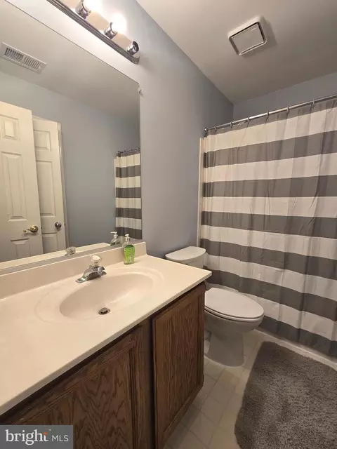 Bath - 7148 Oberlin Cir, Frederick, MD 21703 photo 2 of 2
