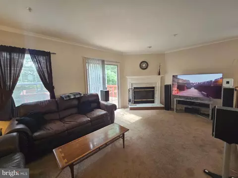 Living - 7148 Oberlin Cir, Frederick, MD 21703 photo 3 of 5