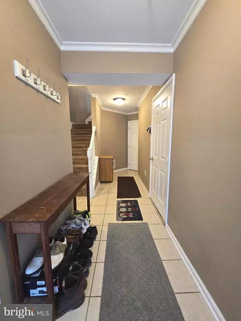 Entry Way - 7148 Oberlin Cir, Frederick, MD 21703 photo 1 of 9
