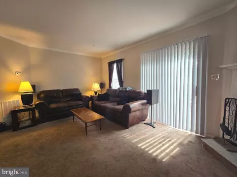 Living - 7148 Oberlin Cir, Frederick, MD 21703 photo 2 of 5