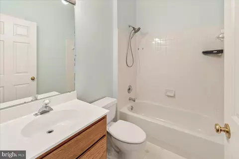 Bath - 6613 Skylar Pl, Frederick, MD 21703 photo 2 of 4
