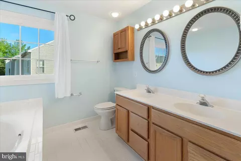 Bath - 6613 Skylar Pl, Frederick, MD 21703 photo 4 of 4