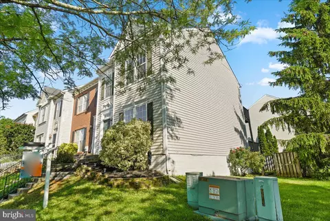 Exterior - 6613 Skylar Pl, Frederick, MD 21703 photo 3 of 19