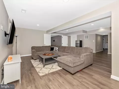 Living - 9210 Charterhouse Rd, Frederick, MD 21704 photo 8 of 8