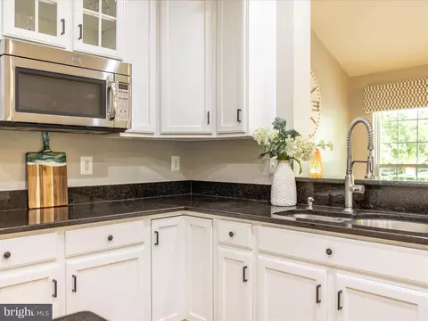 Kitchen - 9210 Charterhouse Rd, Frederick, MD 21704 photo 4 of 6