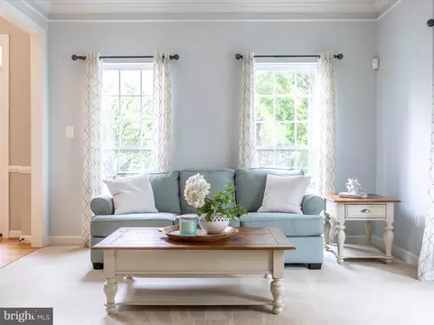 Living - 9210 Charterhouse Rd, Frederick, MD 21704 photo 2 of 8