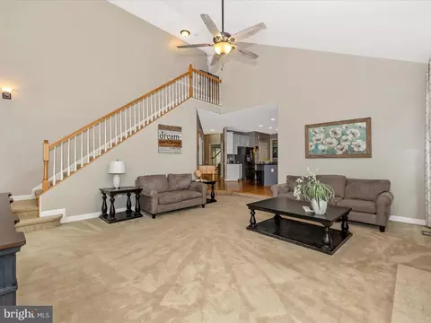 Living - 9210 Charterhouse Rd, Frederick, MD 21704 photo 4 of 8