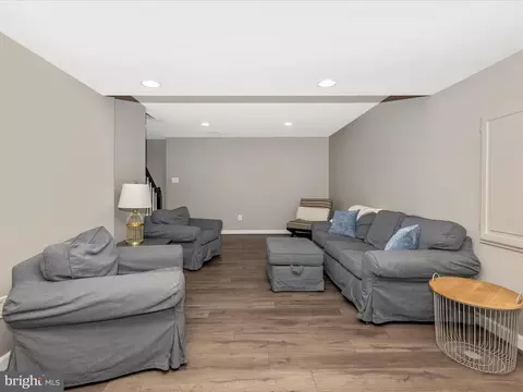 Living - 9210 Charterhouse Rd, Frederick, MD 21704 photo 6 of 8