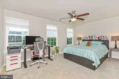 Bedroom - 5835 Shepherd Dr, Frederick, MD 21704 photo 5 of 9