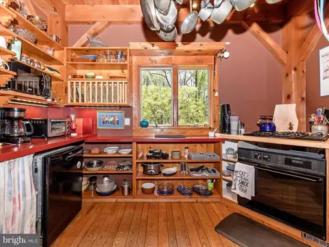 Kitchen - 10337 Harp Rd, Walkersville, MD 21793 photo 8 of 8