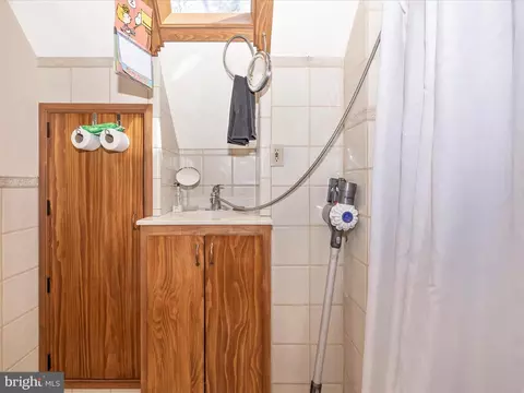 Bath - 10337 Harp Rd, Walkersville, MD 21793 photo 6 of 6