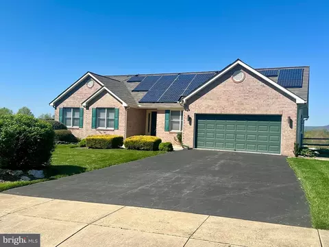 18 Ali Dr, Middletown, MD 21769 photo 2