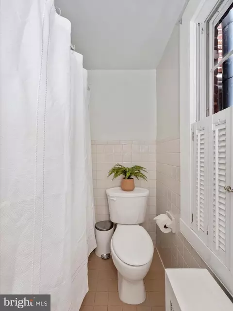 Bath - 112 W Third St, Frederick, MD 21701 photo 3 of 7