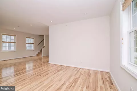 Living - 401 Broadway St, Frederick, MD 21701 photo 4 of 6