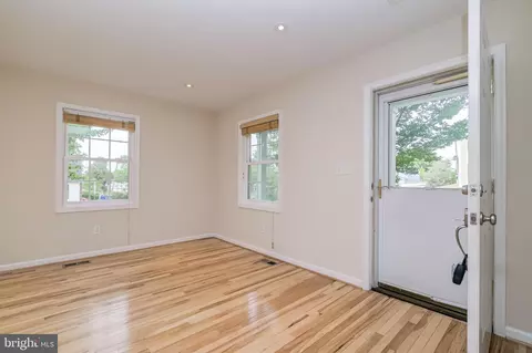 Living - 401 Broadway St, Frederick, MD 21701 photo 3 of 6