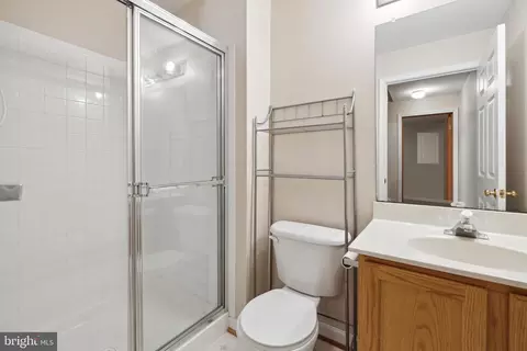 Bath - 2100 Walnut Ridge Ct, Frederick, MD 21702 photo 3 of 3