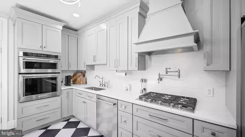 10 E South St, Frederick, MD 21701 photo 15