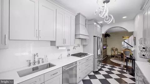 10 E South St, Frederick, MD 21701 photo 17