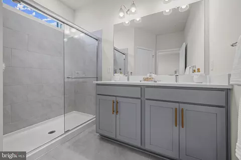 Bath - 863 Amity St, Frederick, MD 21701 photo 1 of 3