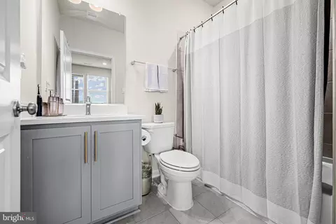 Bath - 863 Amity St, Frederick, MD 21701 photo 3 of 3