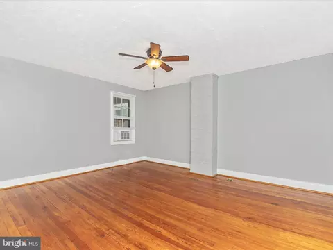 Living - 123 Water St, Frederick, MD 21701 photo 4 of 11