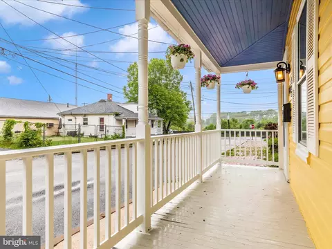 Exterior - 123 Water St, Frederick, MD 21701 photo 5 of 15