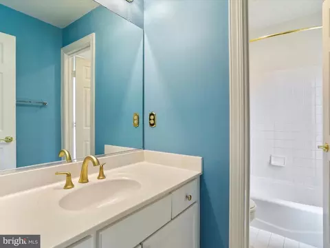 Bath - 8901 Danville Ter, Frederick, MD 21701 photo 5 of 7