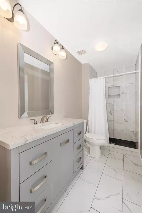 Bath - 5311 Kingsbrook Dr, Frederick, MD 21703 photo 4 of 4