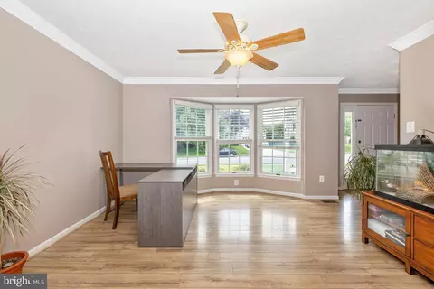 Living - 5311 Kingsbrook Dr, Frederick, MD 21703 photo 1 of 2