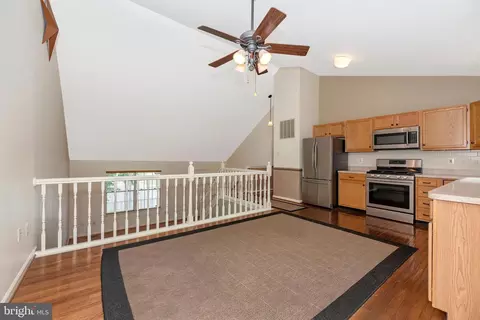 Entry Way - 213 Bishops Glen Dr, Frederick, MD 21702 photo 3 of 3