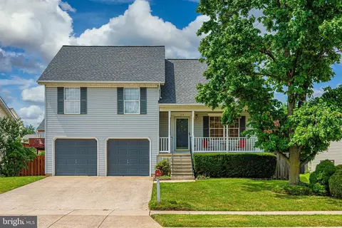 Exterior - 213 Bishops Glen Dr, Frederick, MD 21702 photo 19 of 22